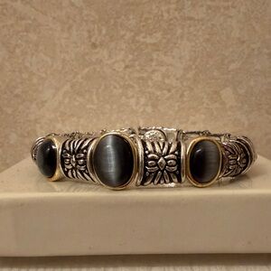 Women's Silver Tone Chinky Cars Eye Bracelet and earrings set